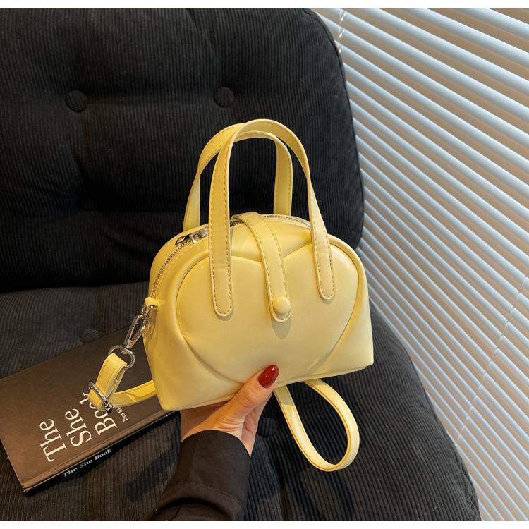 High-end fashion underarm bag women's spring new messenger bag casual pillow bag handbag