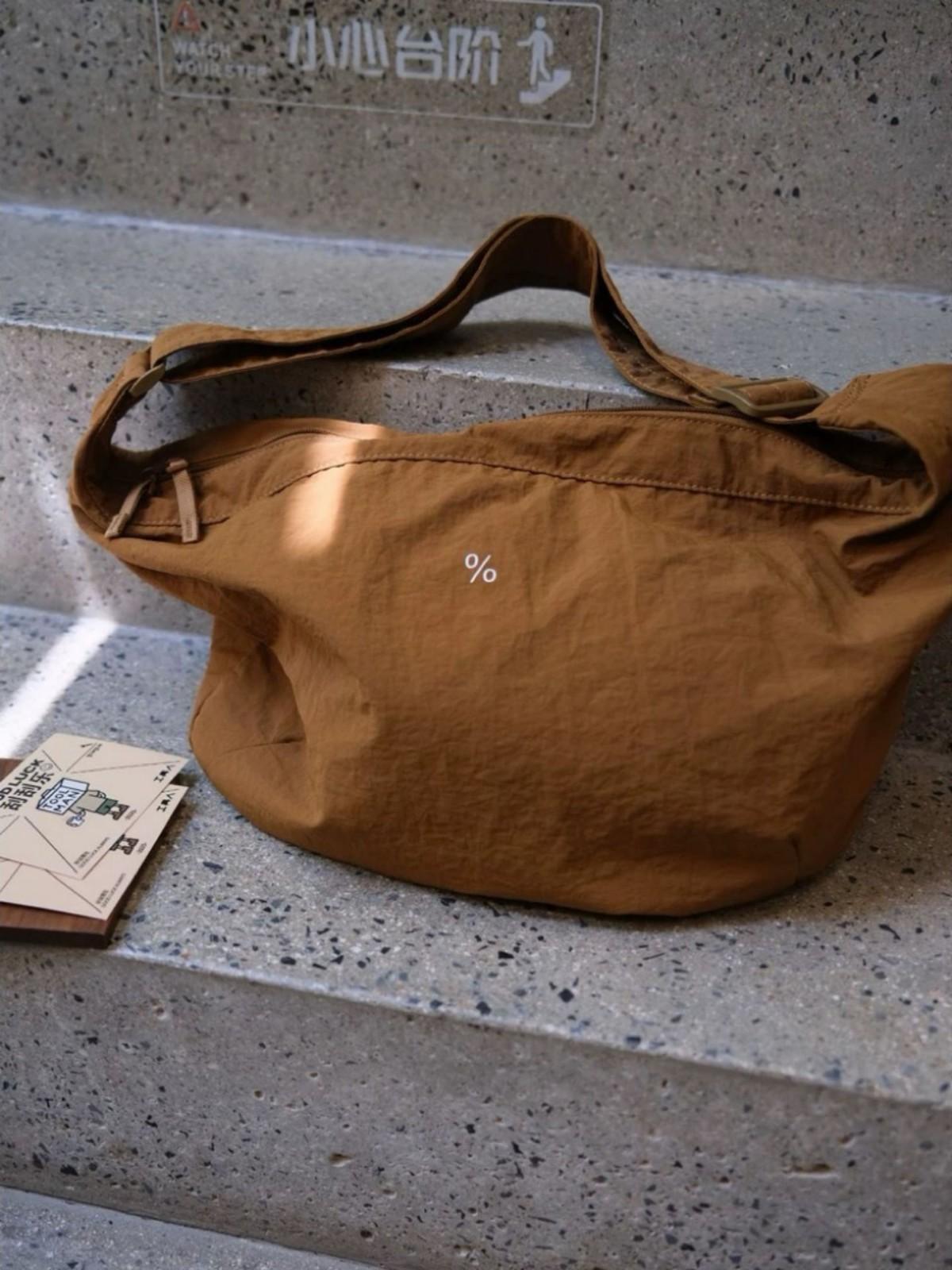 2026 retro new medieval croissant bag fashionable and casual versatile large-capacity commuting shoulder messenger bag коричневый