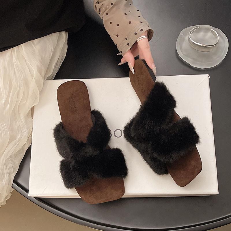 Black high-end flat-bottomed outer wear fluffy slippers female 2025 autumn and winter new one-pedal fairy velvet cotton slippers