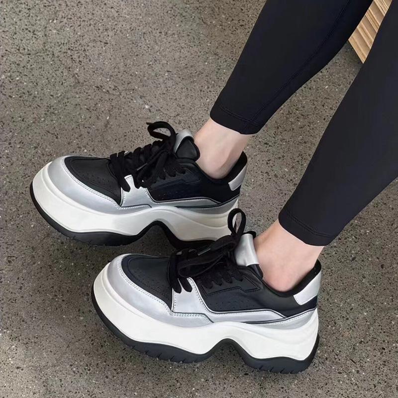 

European Station 2025 Spring New Women s Shoes Platform Black and White Panda Shoes Women s Small Men s Height Increasing Dad Shoes Women s 7CM 40 серебряный