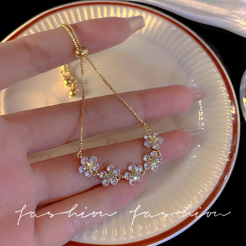 Zircon flower bracelet women s bracelet simple niche design personalized bracelet hand jewelry