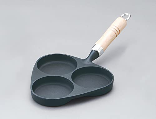 Iwachu 3-Egg Pan with Wooden Handle, Black Finish, 9.5cm Hole Diameter, Induction Compatible, Nanbu Ironware, 24018, Black