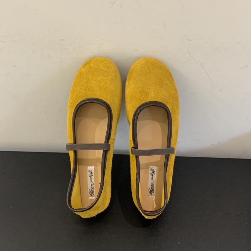 

Leather soft-soled French suede grandma shoes girl 2025 autumn fairy style flat-soled single shoes comfortable with skirt beanie shoes 40
