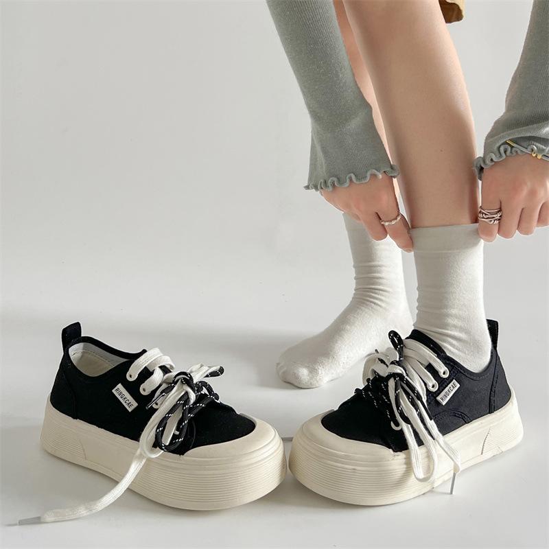 Casual lightweight black retro thick-soled low-top canvas shoes women's 2025 new summer casual soft baseplate shoes