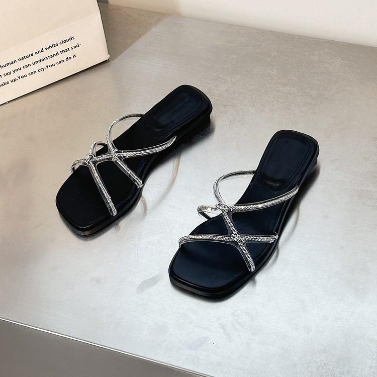 

French low-heeled rhinestone outer wear small slippers female 2025 summer new fairy style with skirt fashion casual slippers 35 чёрный