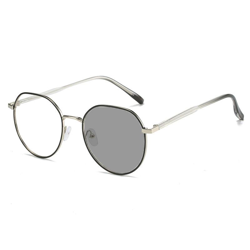 Trendy Anti Blue Light Glasses Women Retro Round Metal Frame Blue Rays Blocking Photochromic Eyewear