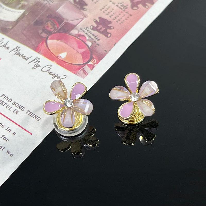 Korean Style Retro Pearl Ear Clip for Women - Mosquito Coil Holder, No Piercing, High-End, Fashionable and Versatile Luxury Earrings