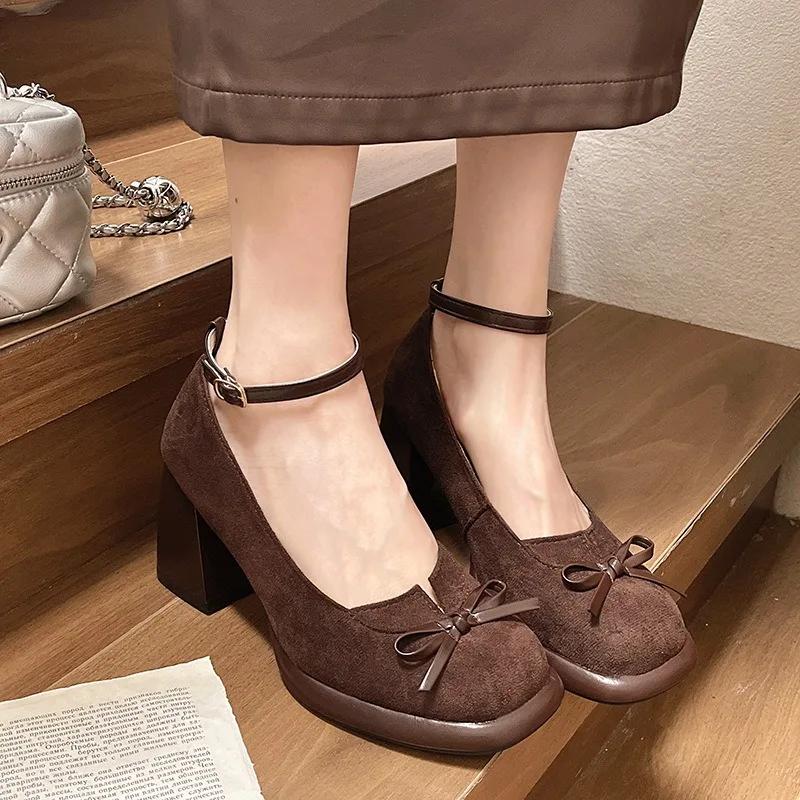 Fashion Hot Selling French Elegant Thick Heel High Heels Women Spring 2025 New Retro Butterfly Knot Not Tired Round Head Slip-On Shoes