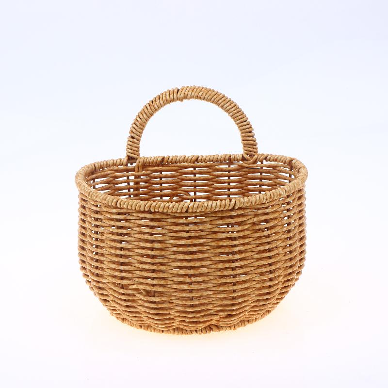 Плетеная корзина из искусственного ротанга для хранения имбиря и чеснока подвесная на стену настенная корзина для ванной S 1590₽