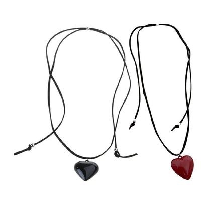 Modischer Harz-Herz-Choker mit Samtband Verstellbare Länge Halskette für Damen Auffällige Pullover-Ketten Schmuck