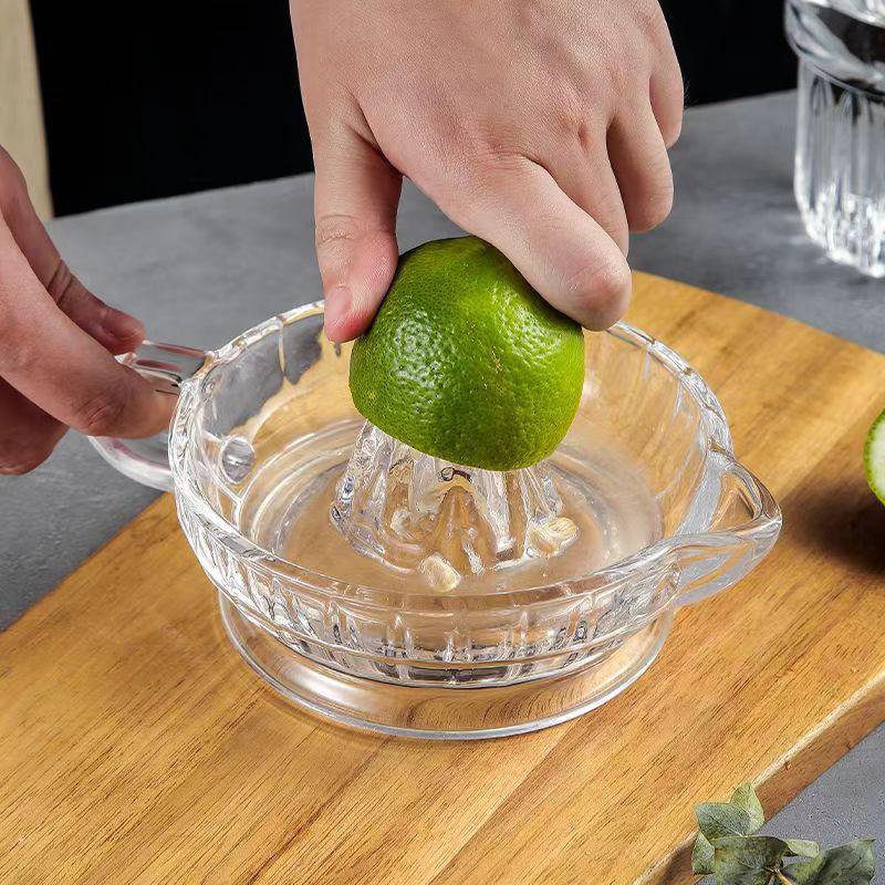 Skleněný odšťavňovač na citrony