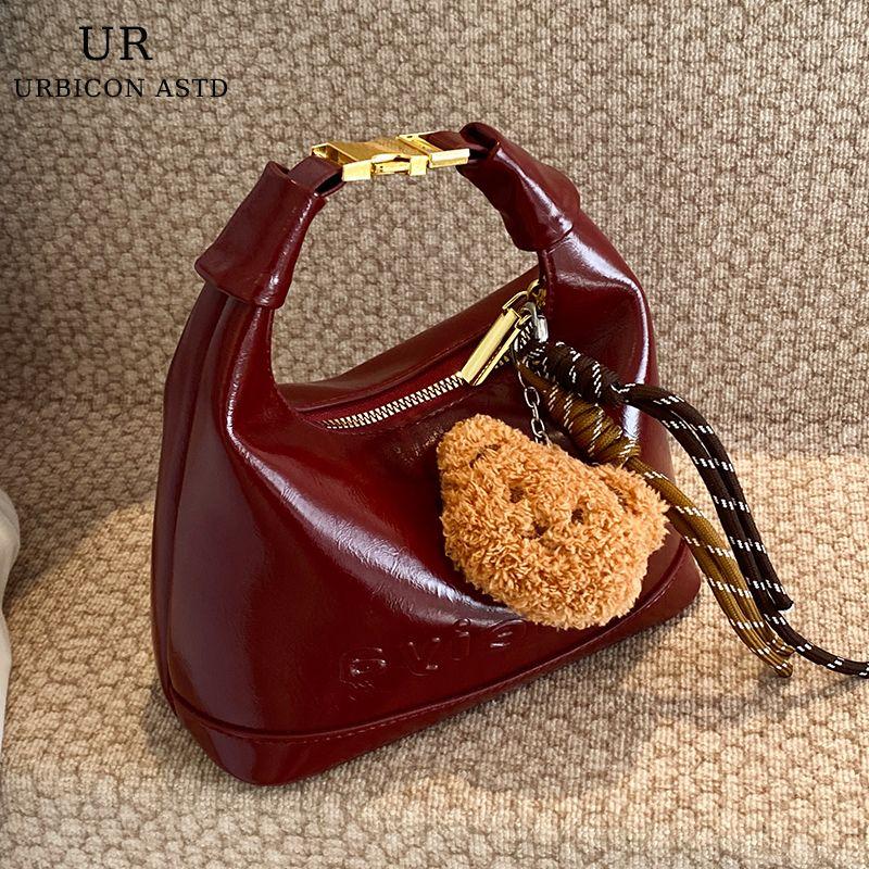 

Fancy Red Bag Female 2025 New Arrival Super Hot Crossbody Bag Special Interest Light Luxury Daily Available Bridal Wedding Bag Red with pendant
