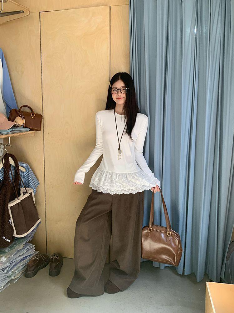 Korean-Style White Lace Trim Long-Sleeve Base Layer Top for Women – Autumn/Winter Fashion