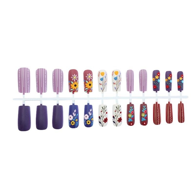 Středně dlouhé umělé nehty Plné krytí Akrylové nehty s matnými květinovými vzory Snadná aplikace pro elegantní nehtové umění 24 ks