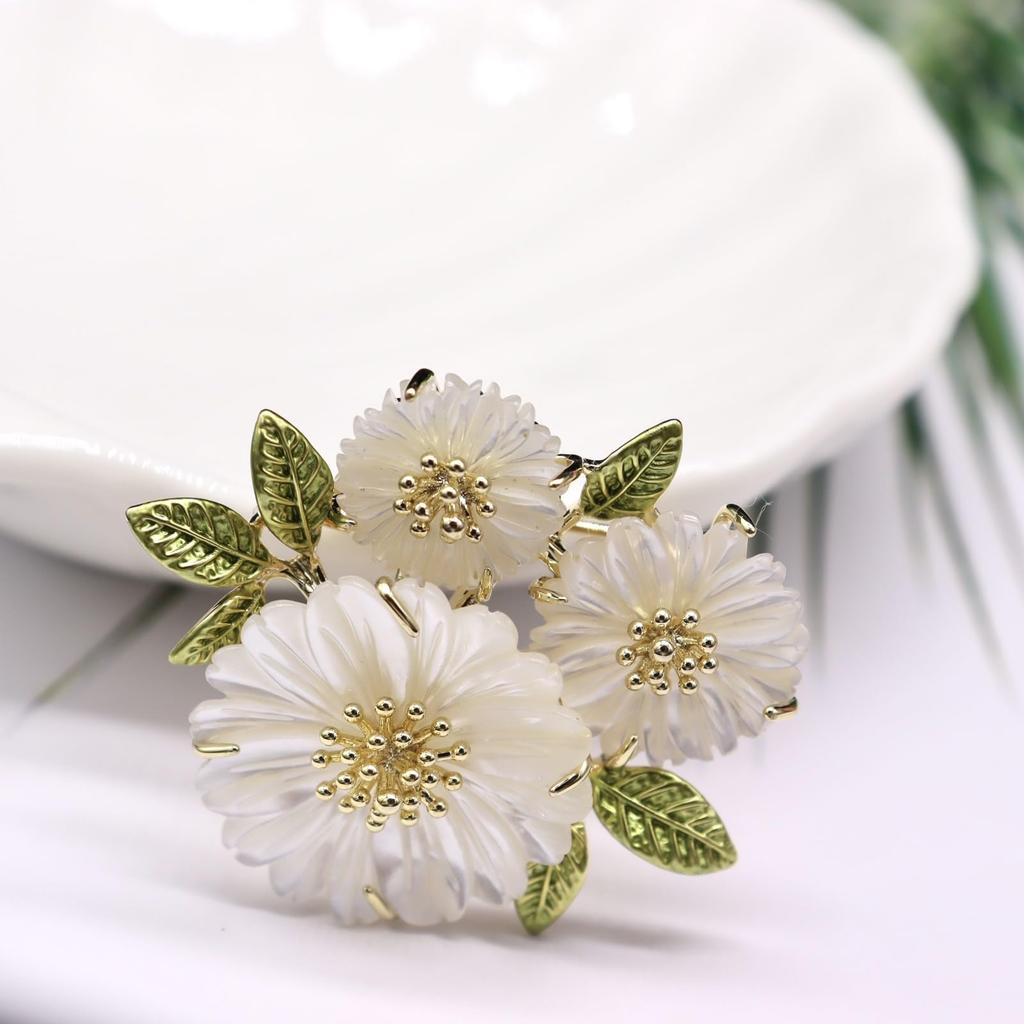 Přírodní mušle květina brož třešňový květ živůtek pro vstup do školy Bílé dárky k dárkové krabičce včetně obřadů, promocí, svateb,