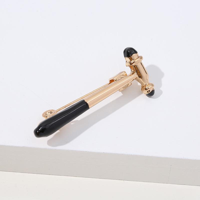 Wuhan Hospital Epidemic Prevention Brooches: Cartoon Series with Thermometers, Caring Doctors, Nurses, and More Creative Designs.