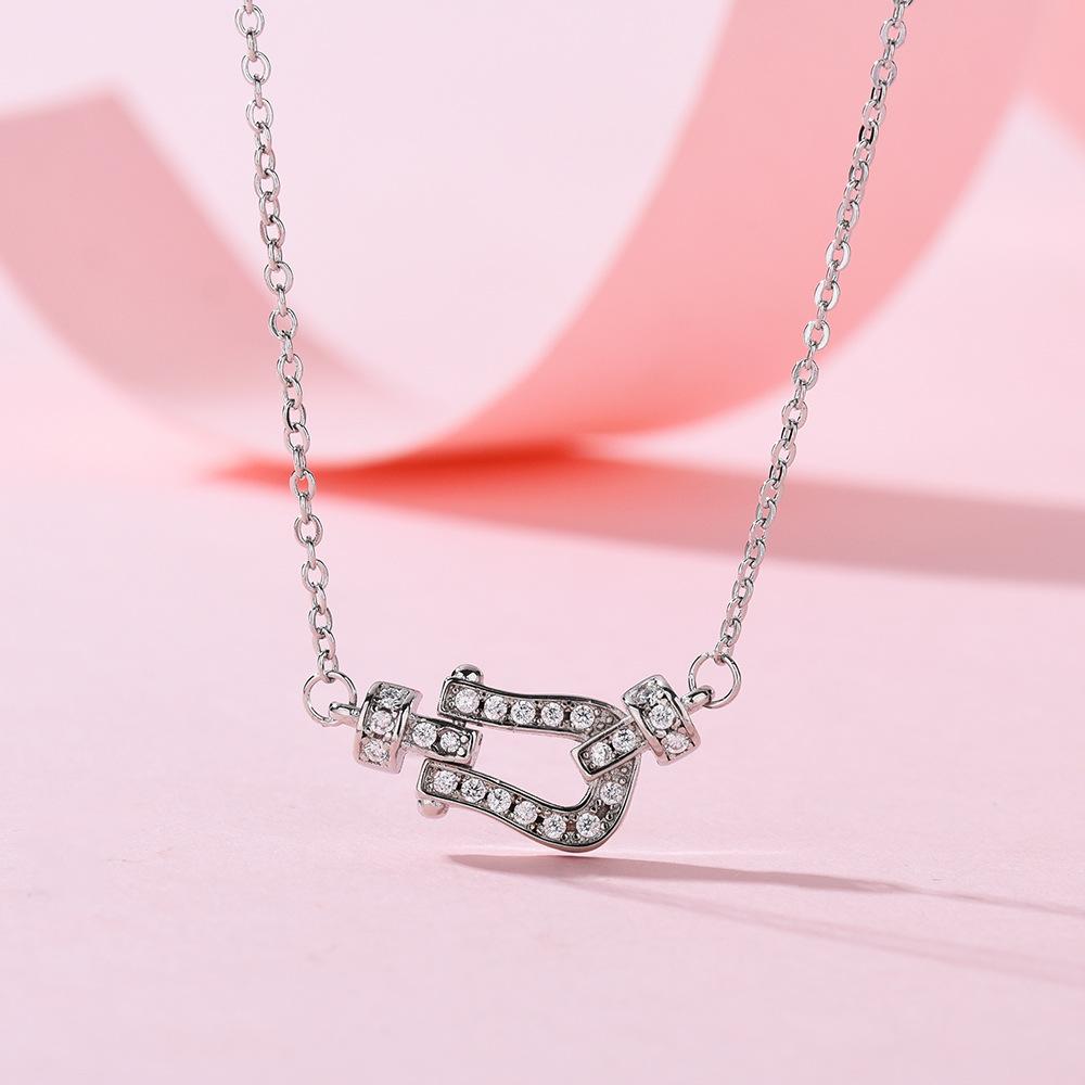 Neue Voll-Diamant-Hufeisen-Schnallen-Halskette Nische Ins-Wind-Schlüsselbein-Kette