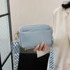 Populárna crossbody taška, Jednoduchá malá štvorcová taška z mäkkej kože, Ležérna taška na jedno rameno so širokým ramenným popruhom