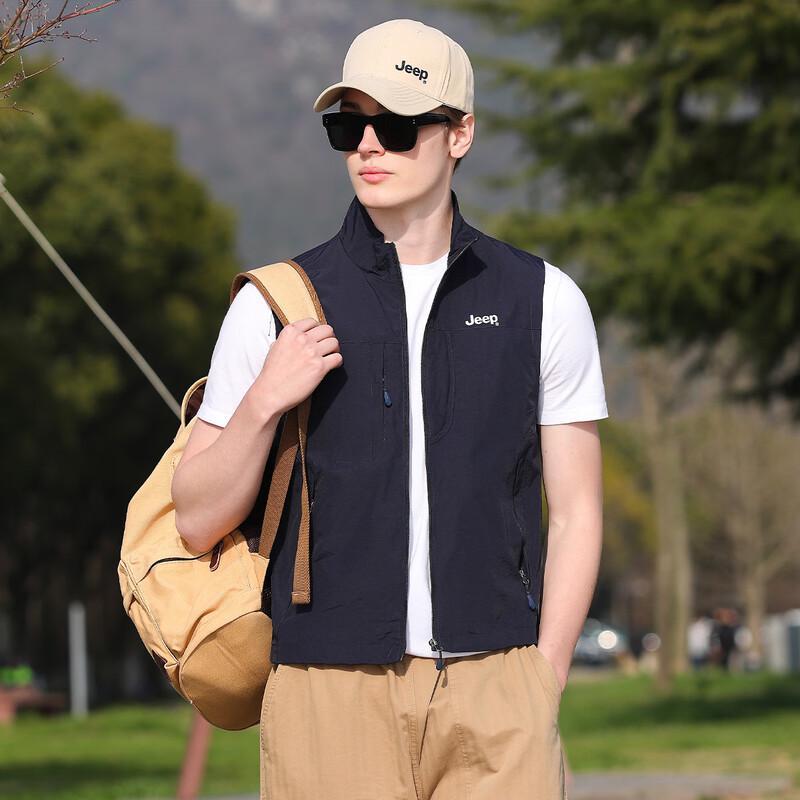 JEEP Men s Stand-Collar Sleeveless Multi-Pocket Vest XL