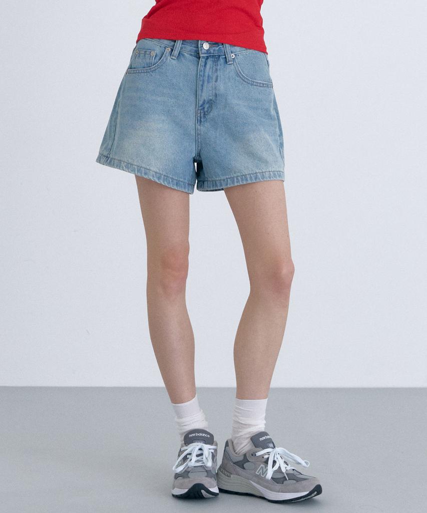 CLO'ET Back Flap Denim Shorts + Washed Blue