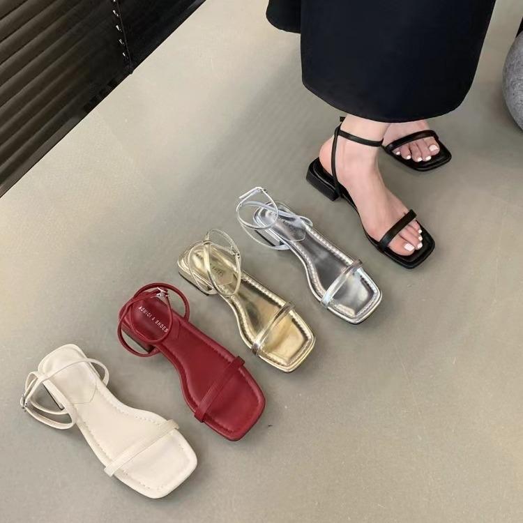 2025 spring and autumn new fashion Korean version casual low heel square head word with cool slippers with skirt beach sea