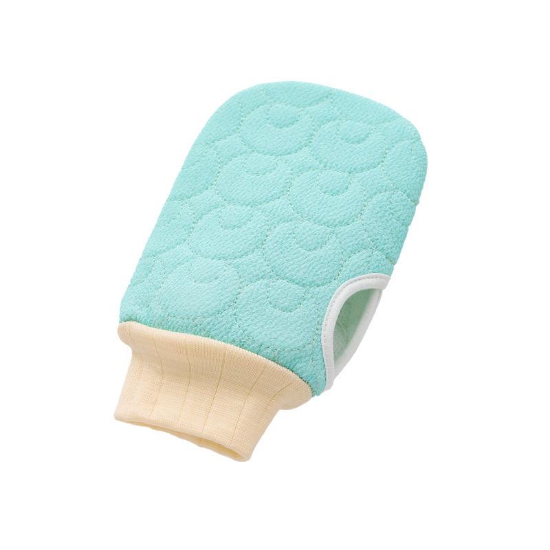 Dreiteiliges Badeset: Schlamm-Peeling- und Dekontaminationstücher mit Badekugel und langem Rückenwäscher.