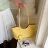 Chic Woven Tote Bag - Stylish, Large-Capacity Shoulder Bag for Casual Daily Commutes