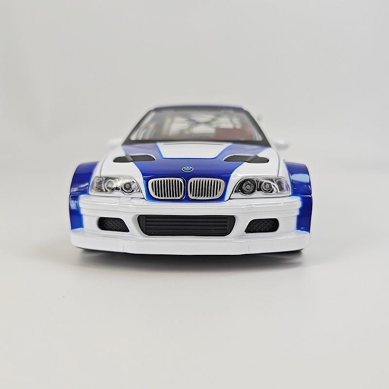 1:24 Simulations-BMW M3 GTR Legierungs-Supercar-Modell mit Ton- und Lichtdämpfung, regenerativer Lenkung und Automobil-Ornamenten