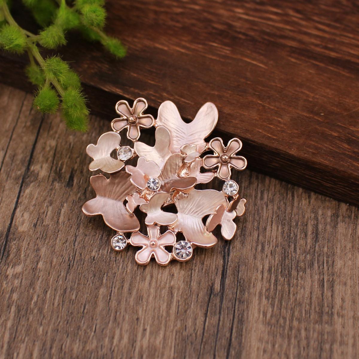 

Новая эмалевая брошь-магнит в виде летящей бабочки, весенне-летняя маленькая свежая женская универсальная многофункциональная брошь Magnetic Suction