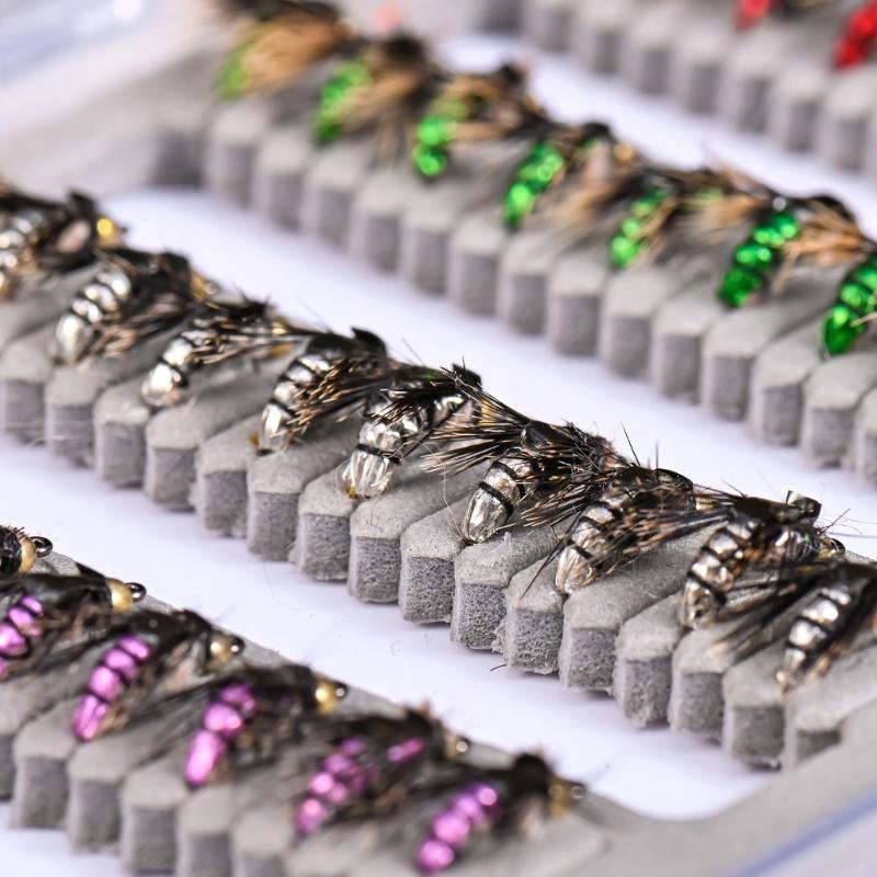 50Pcs/set Fly Fishing Lures Bass Salmon Trout Flies Fishing Tackle Dry/Wet Fishing Feather Baits Fly Fishing Flies Kits