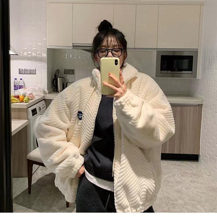 

Утолщенное женское пальто с норковым бархатом и верхняя одежда свободного кроя L бежевый