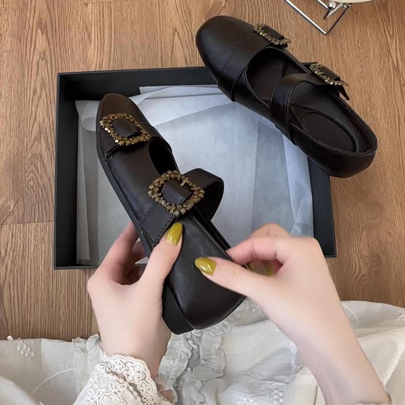 French retro Mary Jane shoes girl summer 2025 new fairy style skirt versatile one-word buckle belt leather shoes tide