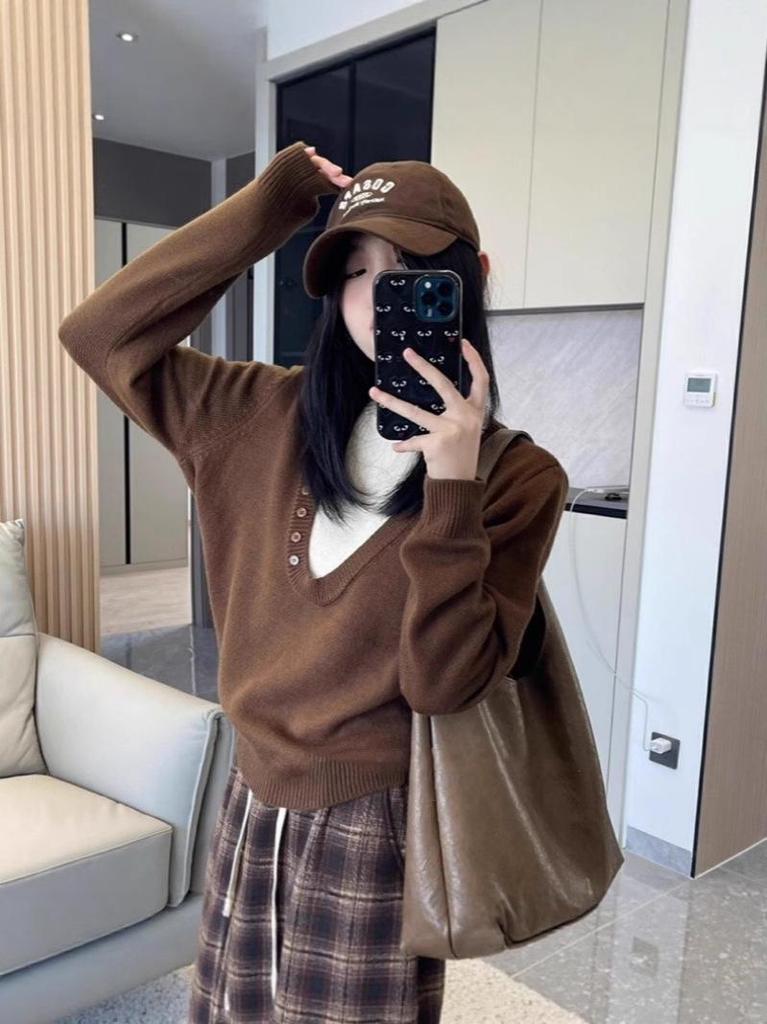 2025 A/W Wool Knitwear: Chic Women's Faux Two-Piece Sweater