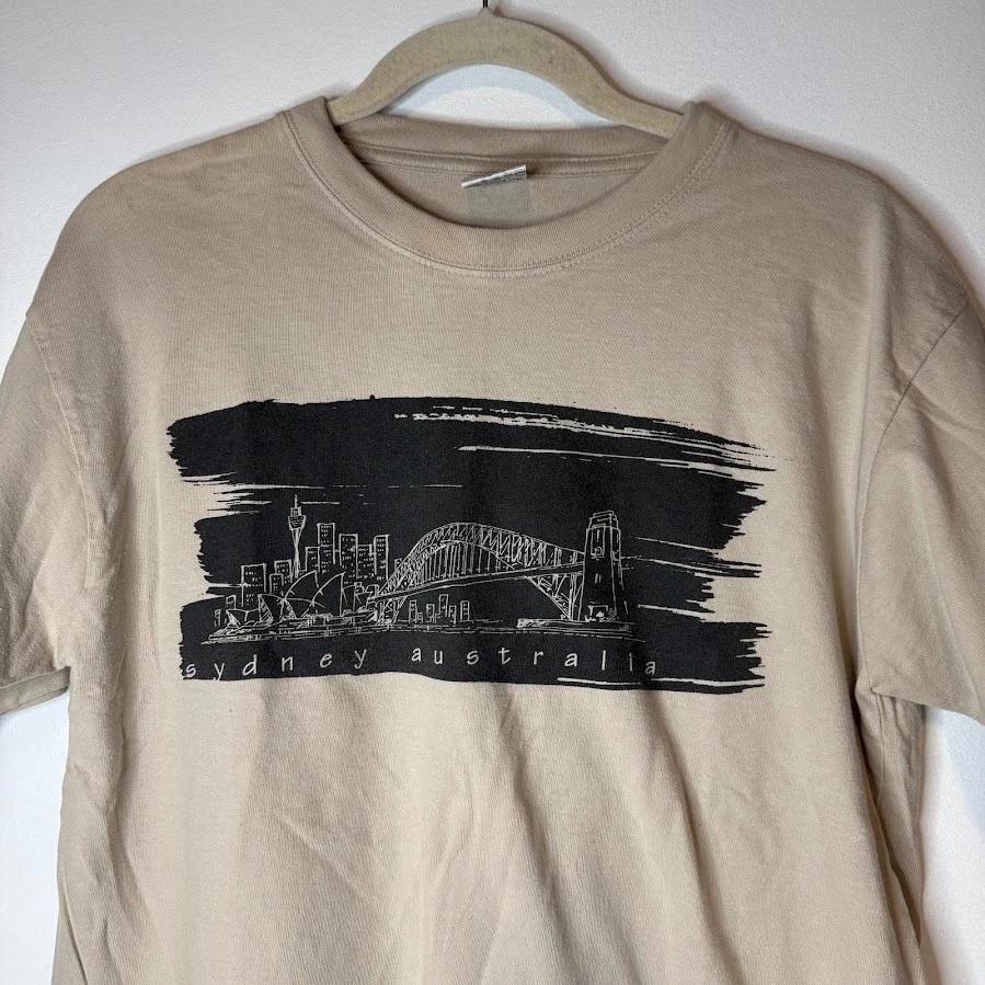 

VTG Sydney Australia Graphic T-Shirt Adult Medium Tan Brown Black XL
