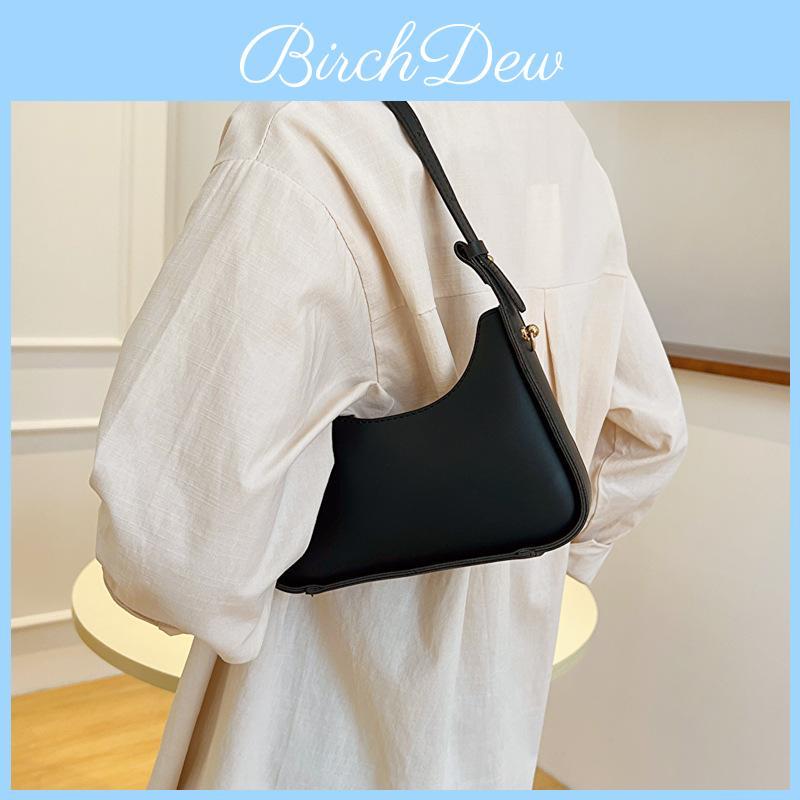 Fashionable Medium-sized Crossbody Bag With Magnetic Closure For Everyday Use