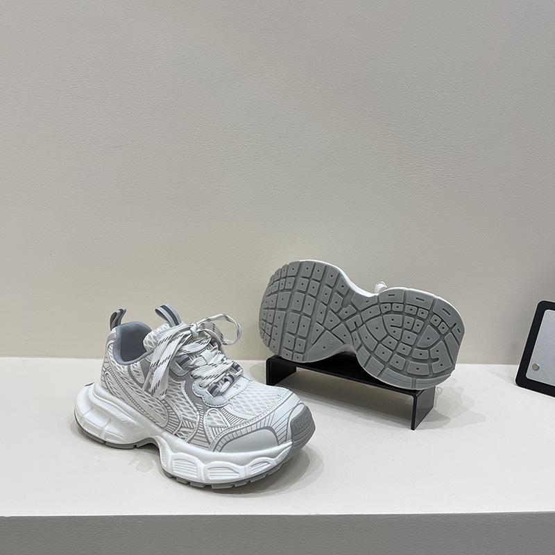 European Station 2025 Spring and Summer New Ultra Light Soft Bottom Net Breathable Sports and Leisure Ultra Fire Thick Bottom Paris Daddy Shoes Women