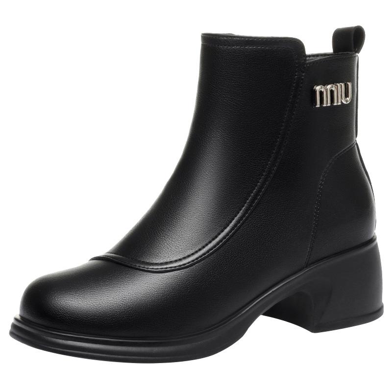 Shoes Women's Autumn and Winter Short Boots, New Fashion Boots Thick Heel Velvet Leather Shoes    Women's Boots Mother Shoes Cotton Shoes