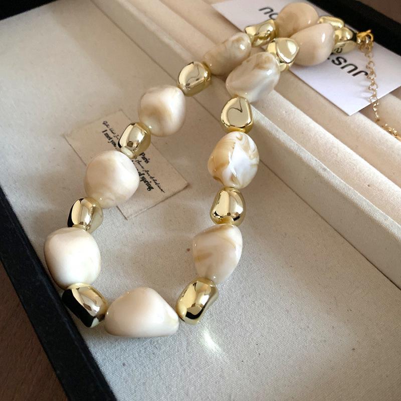 Elegant Summer Acrylic Beaded Necklace: Fashionable Round Clavicle Chain Jewelry
