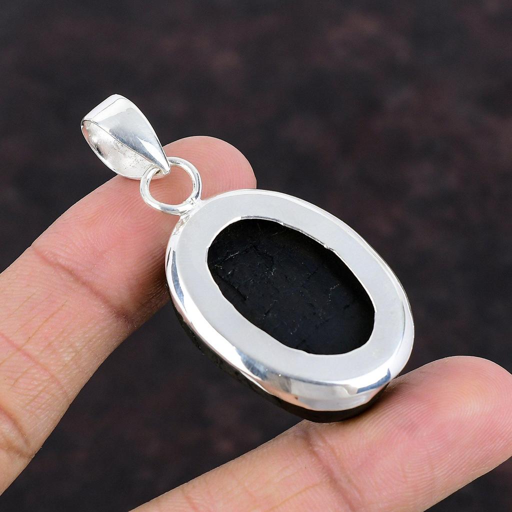 Svart turmalin grovt hänge En kvalitets ädelstenshänge Handgjorda smycken 925 sterling silver hänge grov sten smycken present till henne