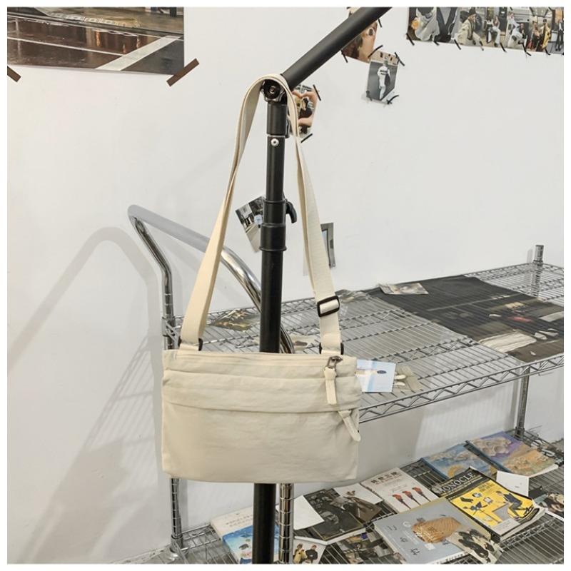 Niche Design Lightweight Shoulder Small Bag Women's Spring New Large-capacity Nylon Casual Cross Bag