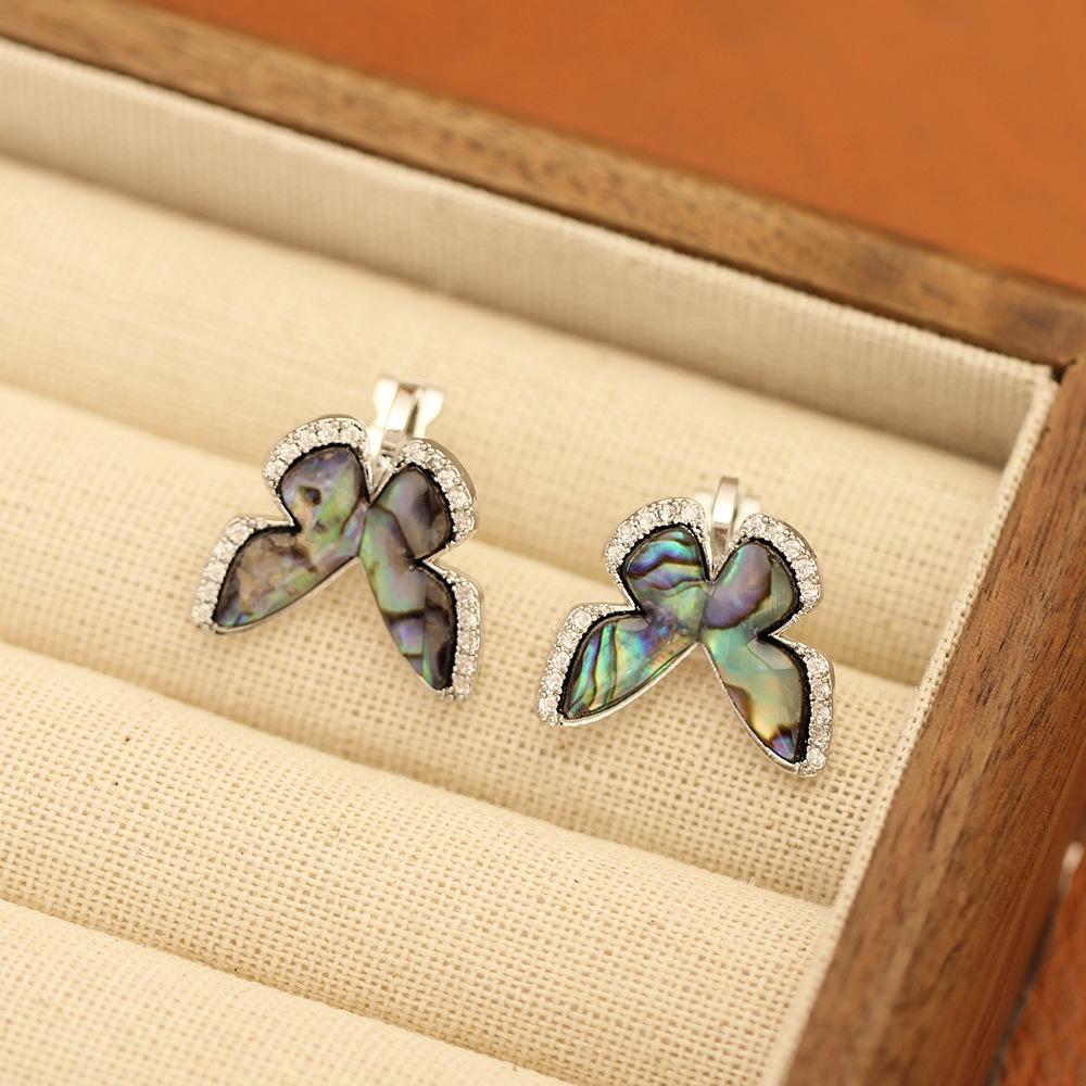 Elegant Retro Niche Natural Abalone Shell Butterfly Earrings Gold-plated Stone-studded Earclips Women's Earrings Versatile