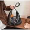 Fashion New Women's Tote Bag Autumn and Winter Niche Design Underarm Bag Trendy Texture Messenger Bag