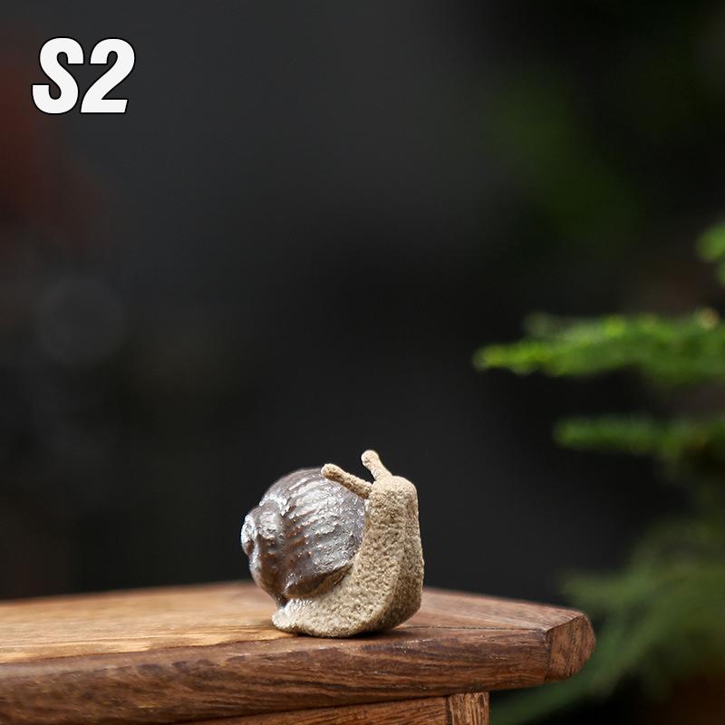 Ceramic Small Snail Ornaments Bonsai Micro Landscape Tea Pets Snail Figurine Creative Garden Living Room Desk Decoration Crafts