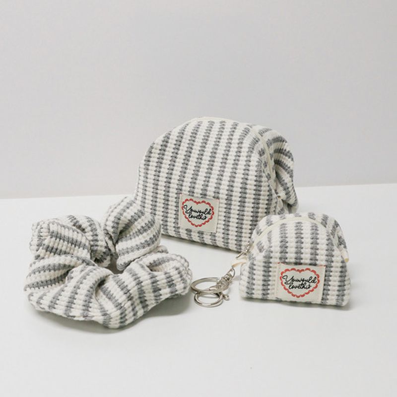 

YouWouldLoveThisRecipe Knit Pouch Keyring Scrunchie (Gray) Knit scrunchie