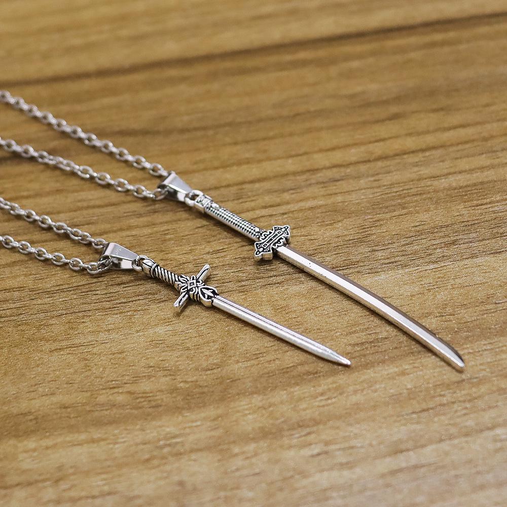 Collier Pendentif Épée et Serpent en Alliage Sombre Gothique pour Hommes et Femmes