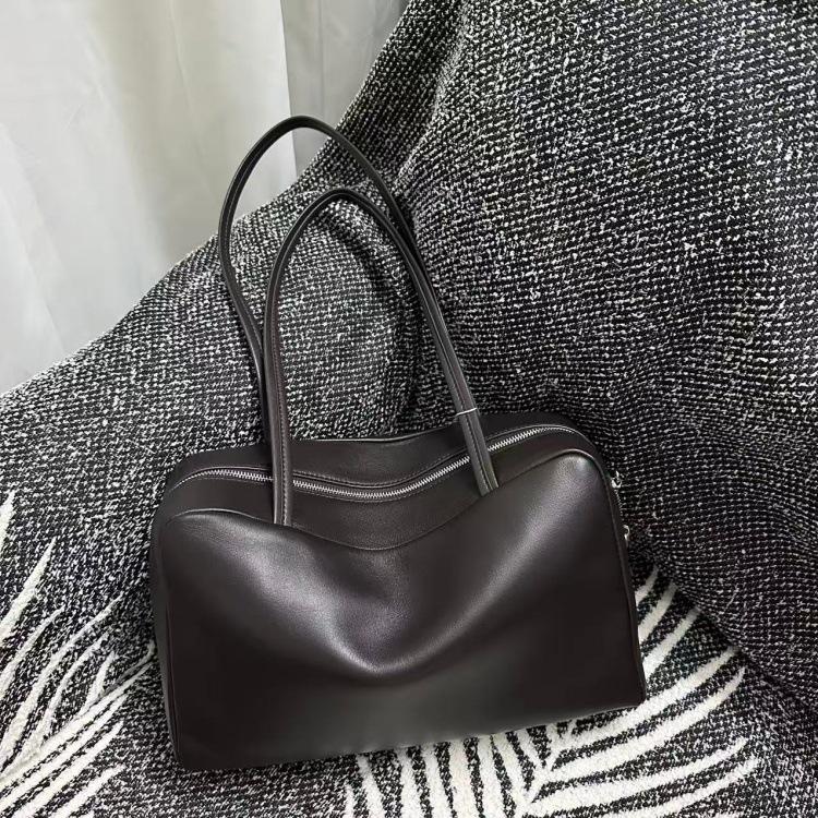 

Winter 2026 new therow leather handbag pillow bag cowhide commuter versatile shoulder armpit bag 30X10X19CM ебеновий