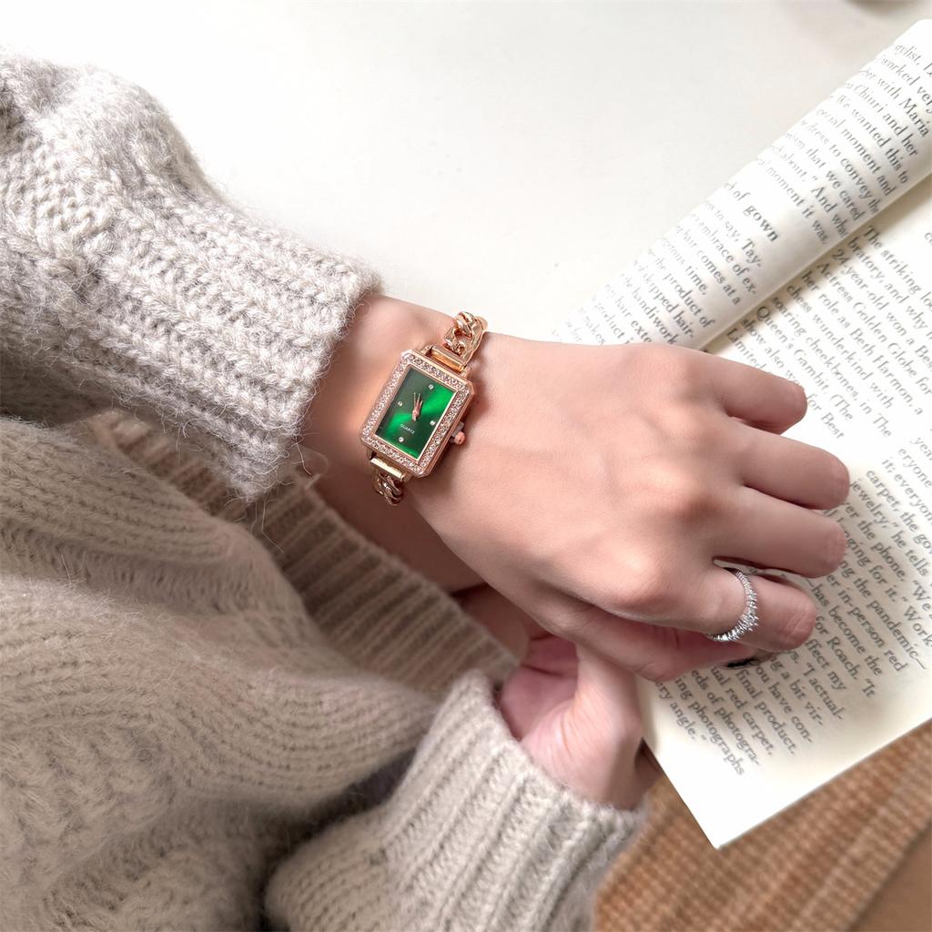 Niche Fashion Medieval Temperament Bracelet Watch Square Drill Edge Quartz Watch High-End Chain Women'S Watch