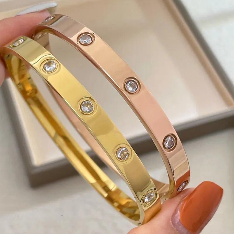 Fashionable Accessories Full Diamond Bracelet for Women