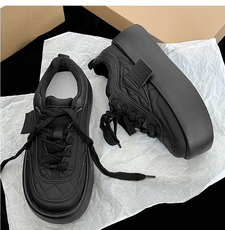 

Модные универсальные белые туфли на платформе для женщин 2025 года, новые легкие низкие кроссовки для спорта и отдыха на воде 40 чёрный