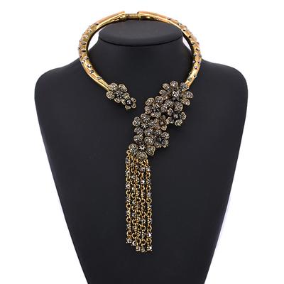Exaggerated Jewelry, Luxurious Diamond Flower Necklaces, Retro Fringed Fake Collars, Atmospheric Banquet Accessories